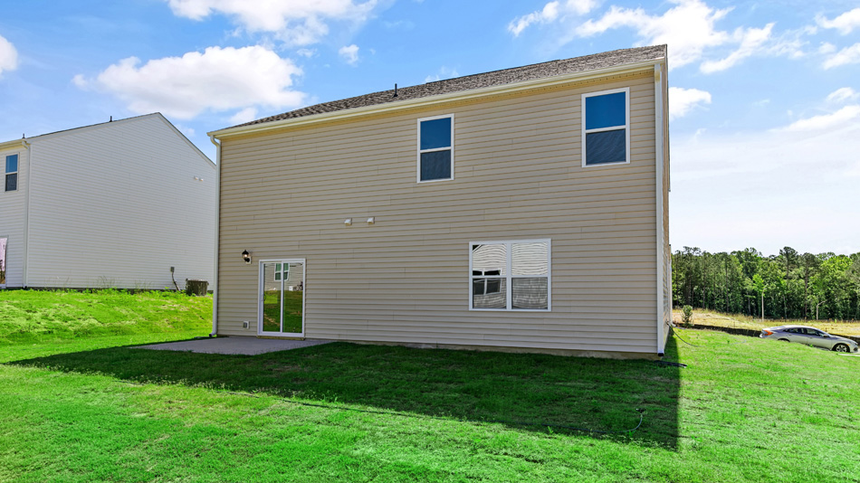 * Photos are not of actual home or interior features and are representative of floor plan only. *