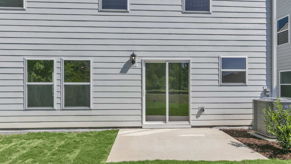 * Photos are not of actual home or interior features and are representative of floor plan only. *