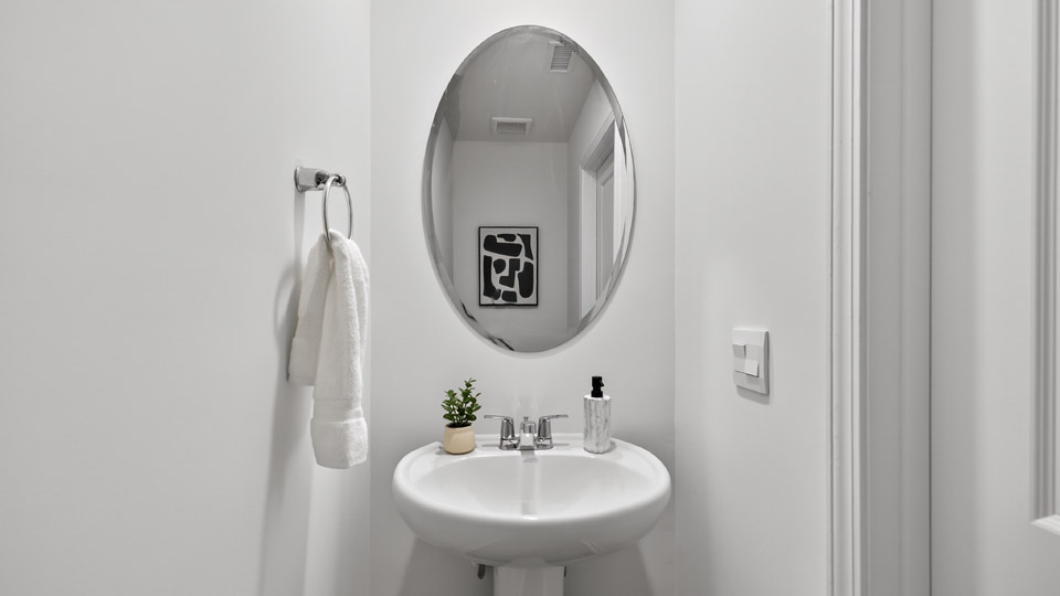 powder room with pedestal sink