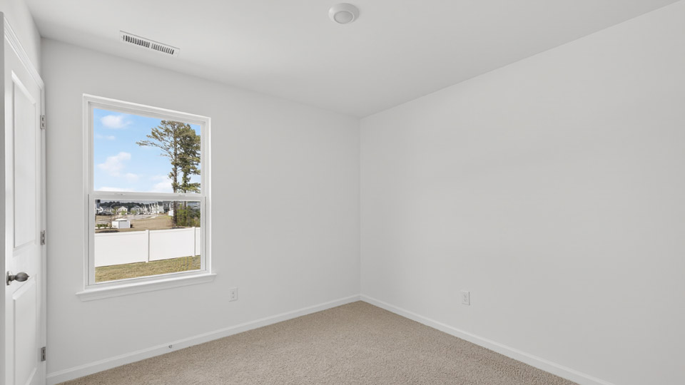 bedroom with carpet flooring