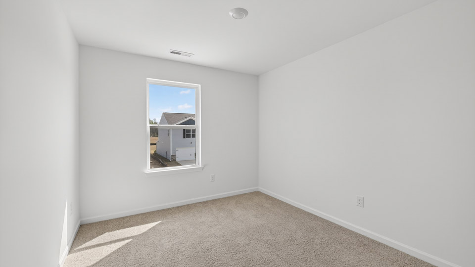 bedroom with carpet flooring