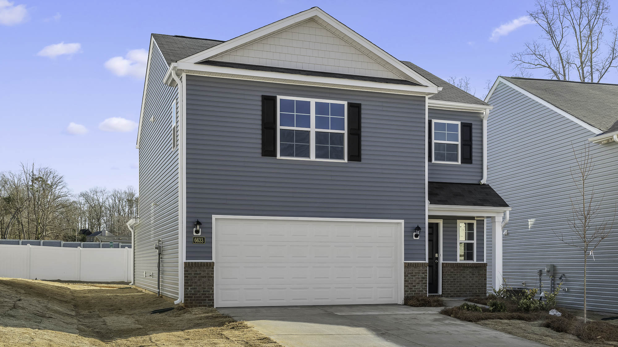 * Photos are not of actual home or interior features and are representative of floor plan only. *