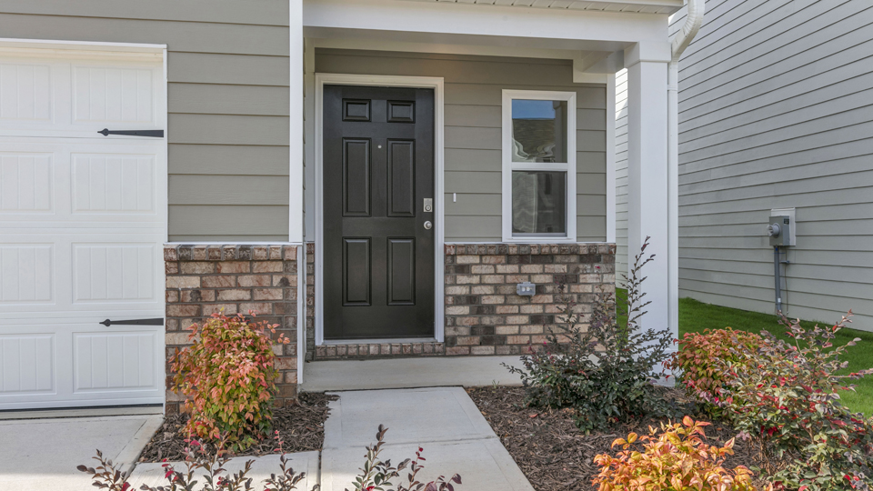 * Photos are not of actual home or interior features and are representative of floor plan only. *