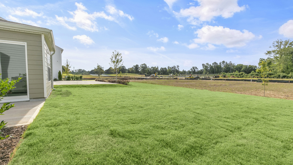 * Photos are not of actual home or interior features and are representative of floor plan only. *