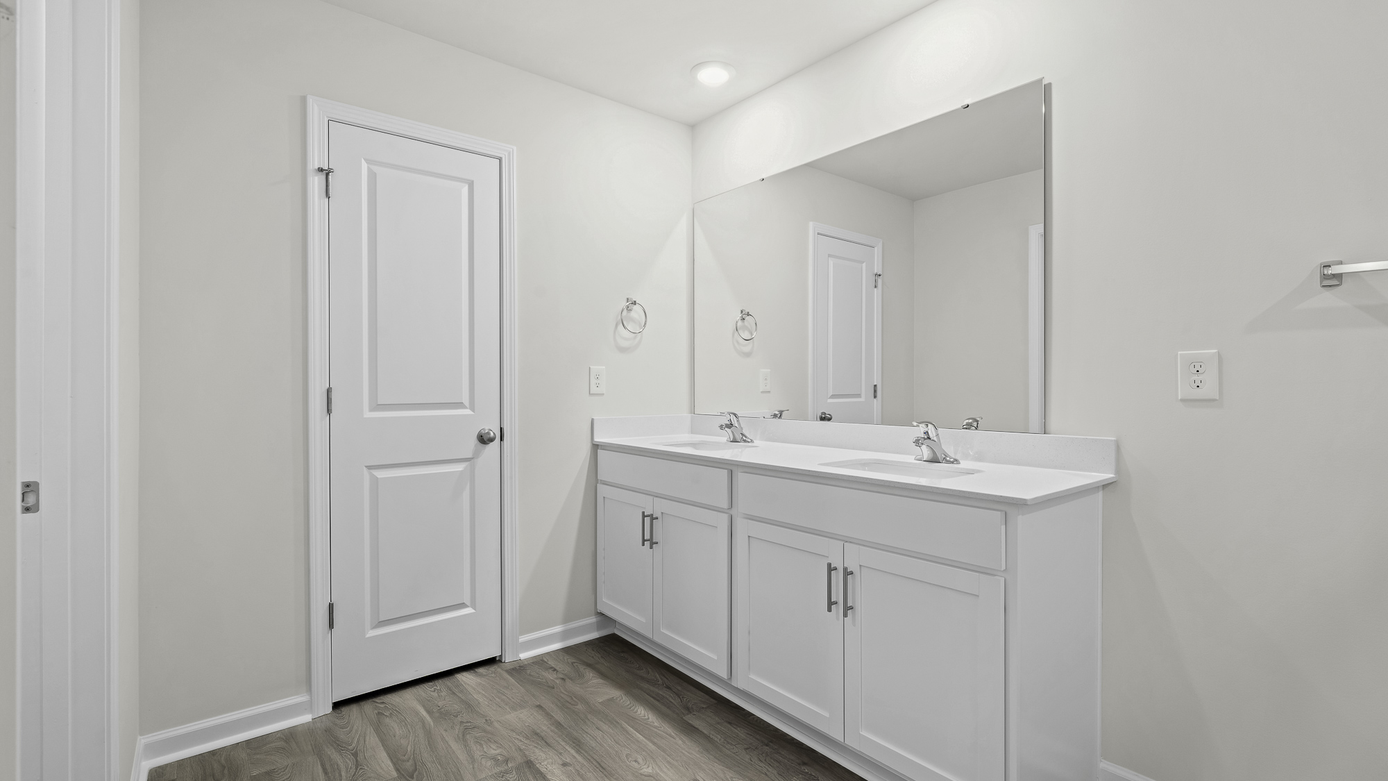 PRIMARY SUITE BATHROOM
