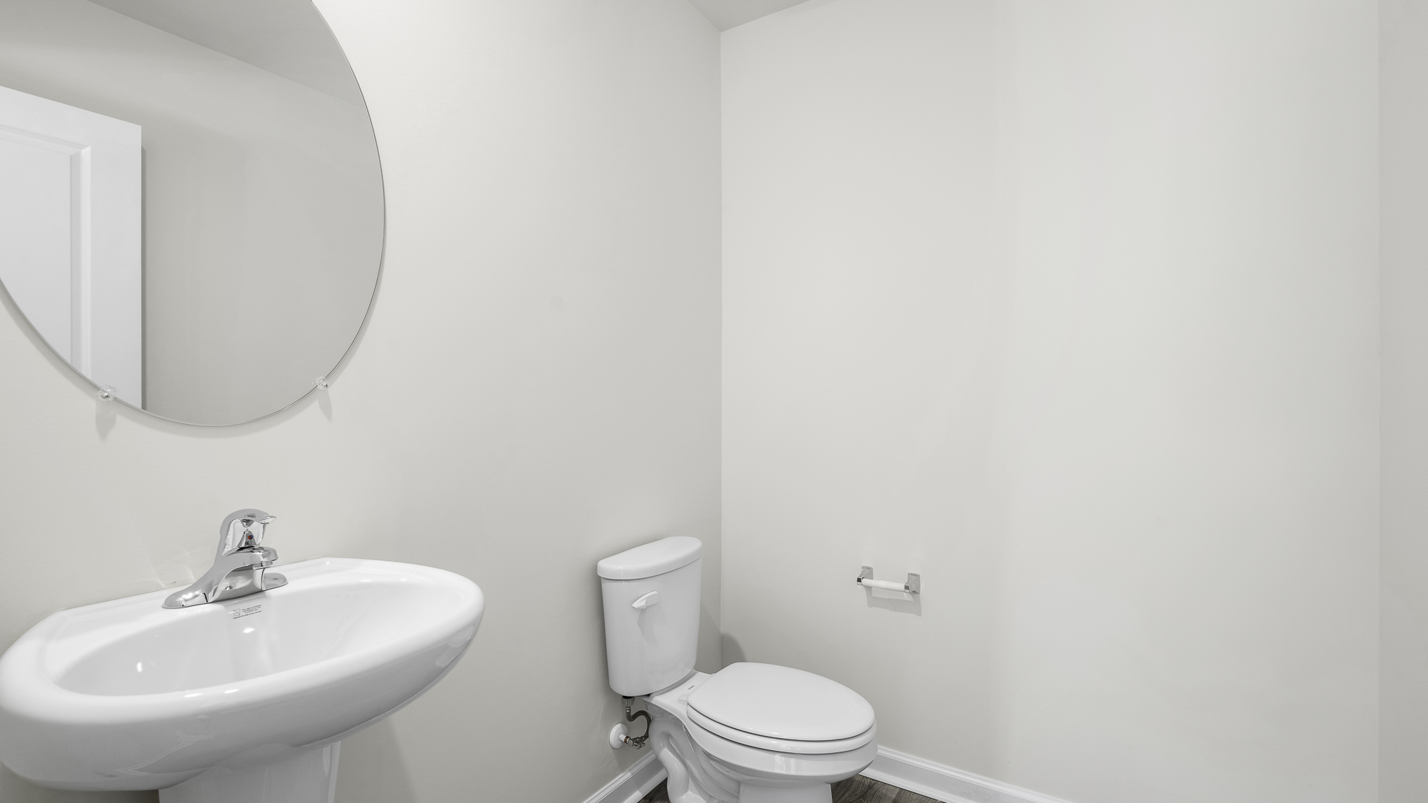 1ST FLOOR POWDER ROOM
