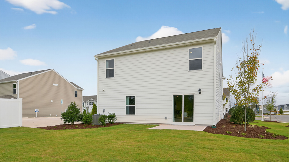 * Photos are not of actual home or interior features and are representative of floor plan only. *