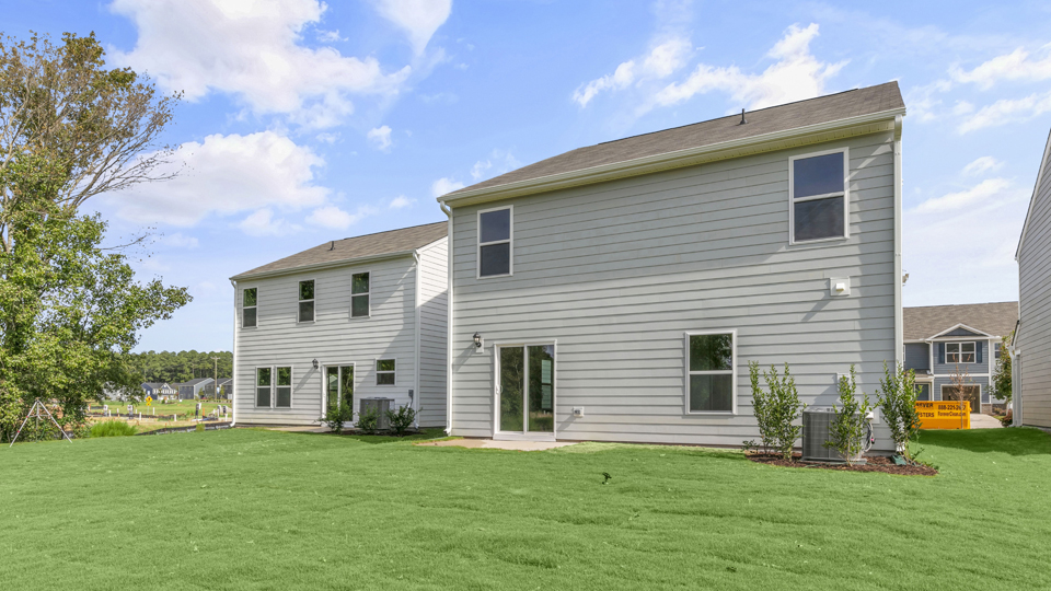 * Photos are not of actual home or interior features and are representative of floor plan only. *