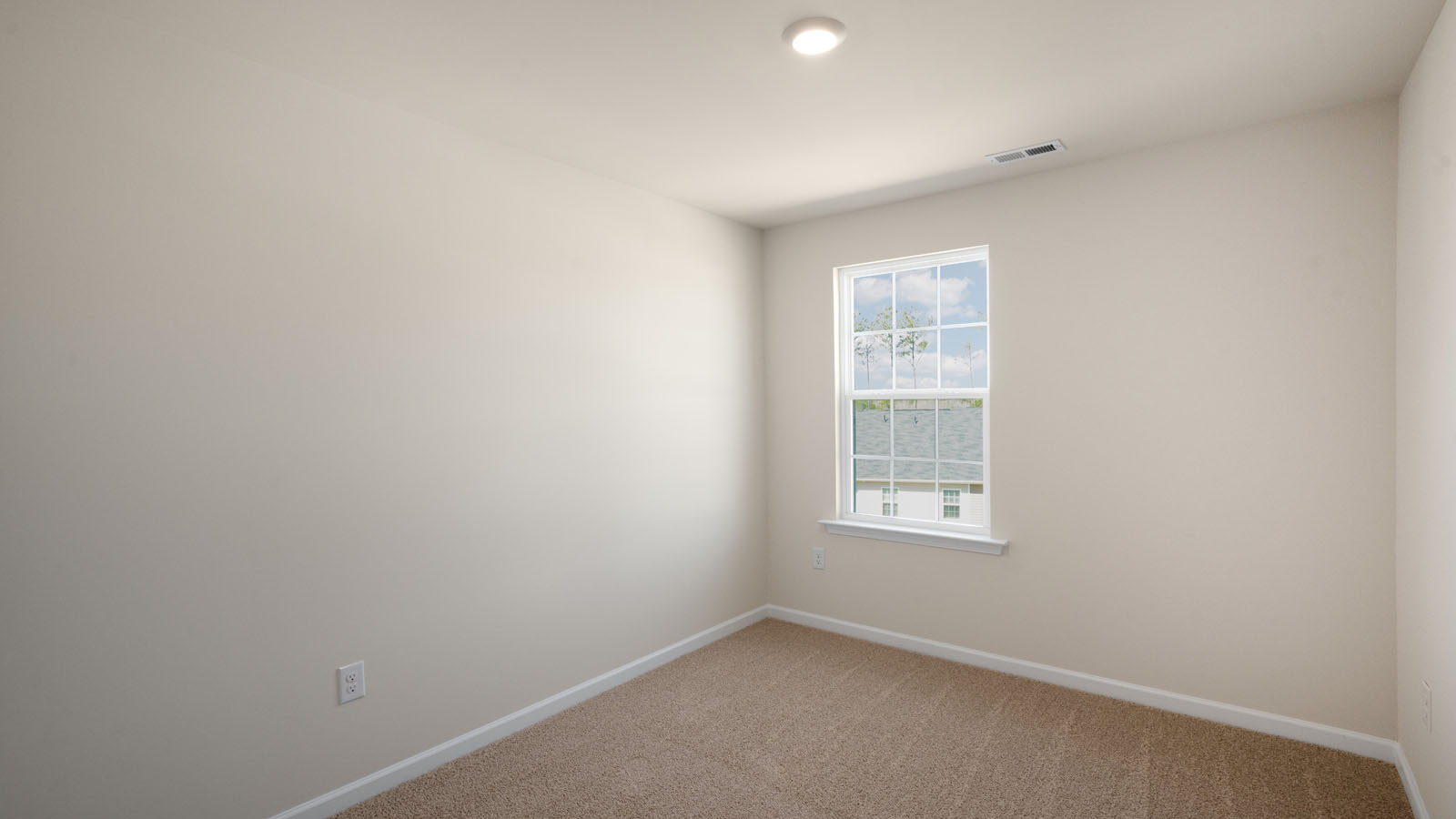bedroom with carpet flooring