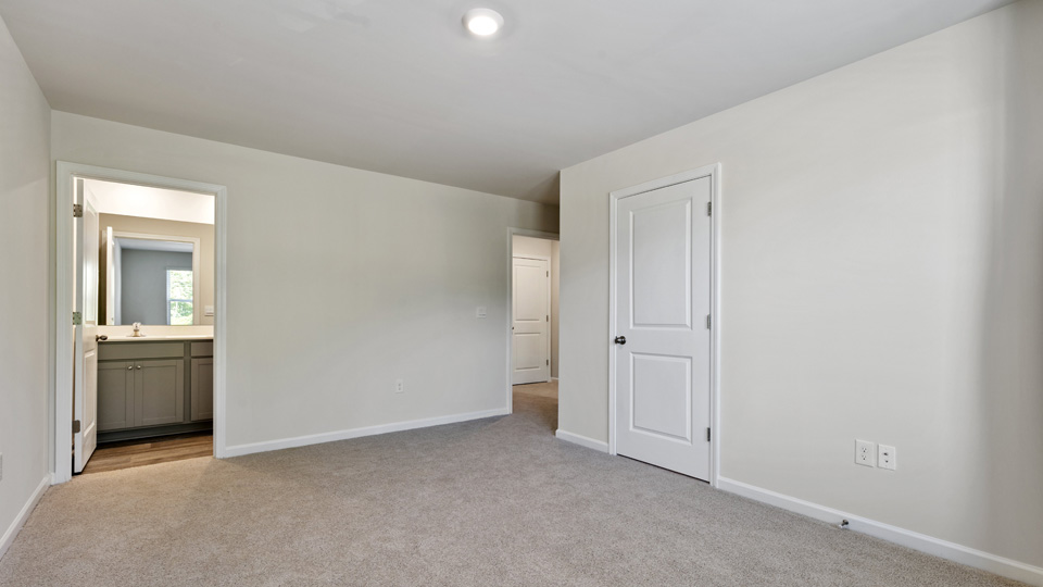 bedroom with carpet flooring