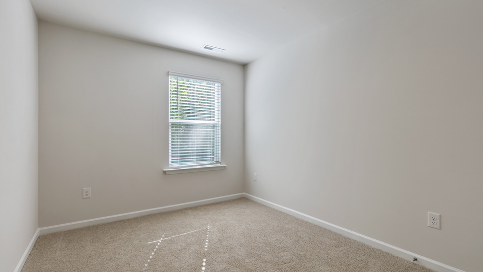 bedroom with carpet flooring