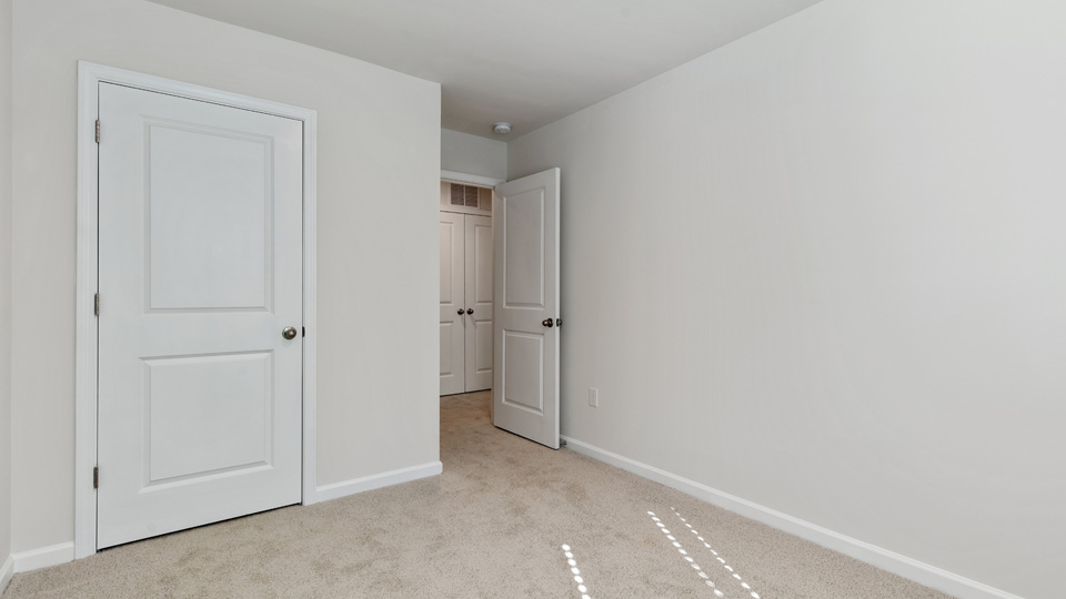 bedroom with carpet flooring