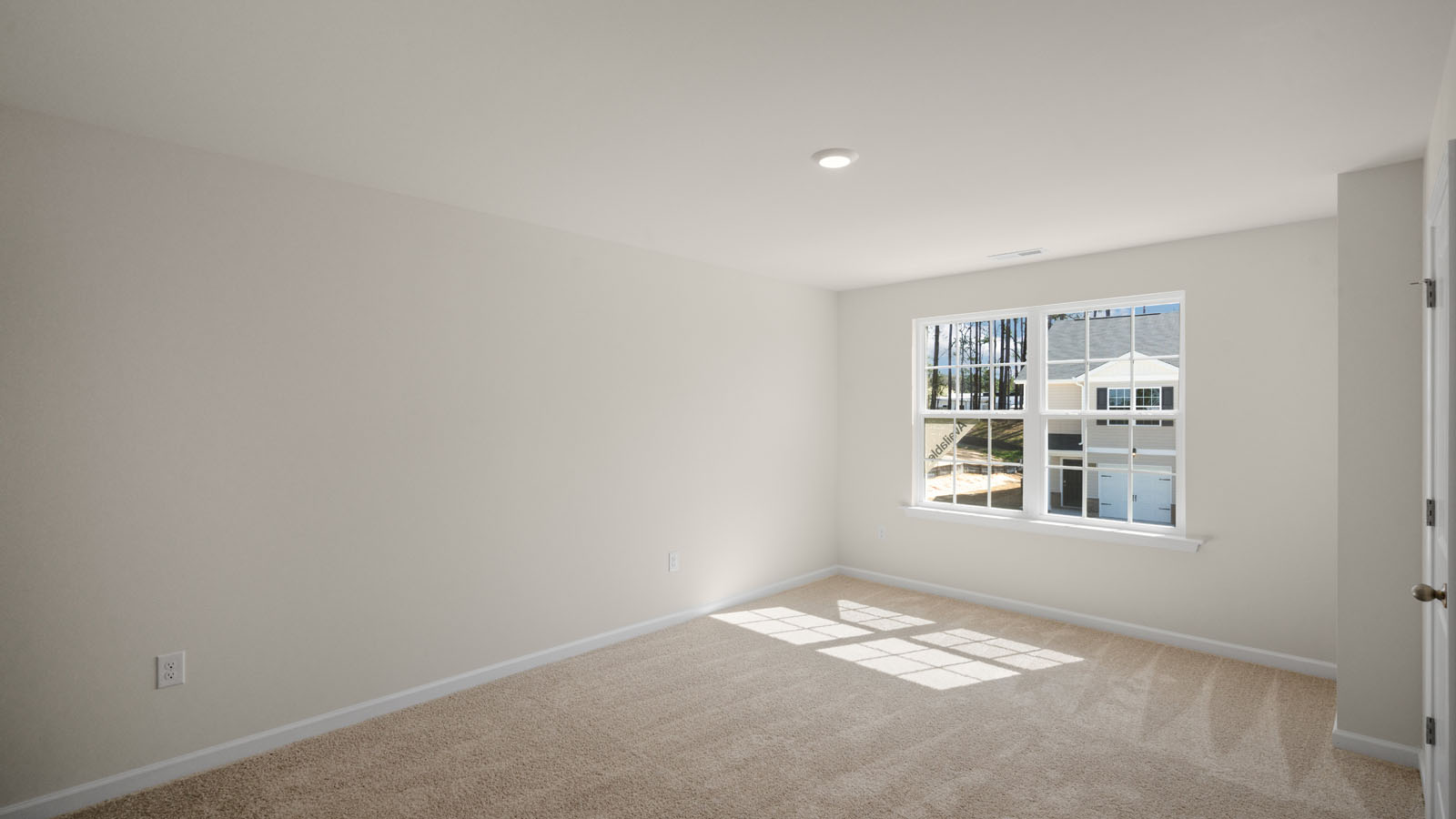 bedroom with carpet flooring