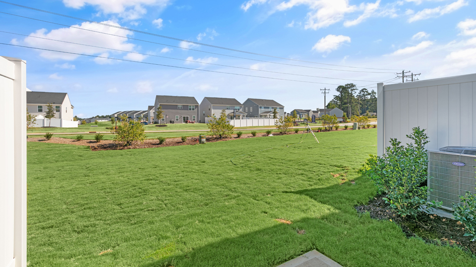 * Photos are not of actual home or interior features and are representative of floor plan only. *