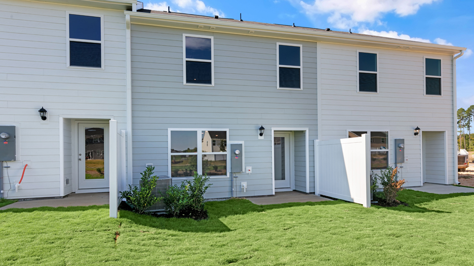 * Photos are not of actual home or interior features and are representative of floor plan only. *