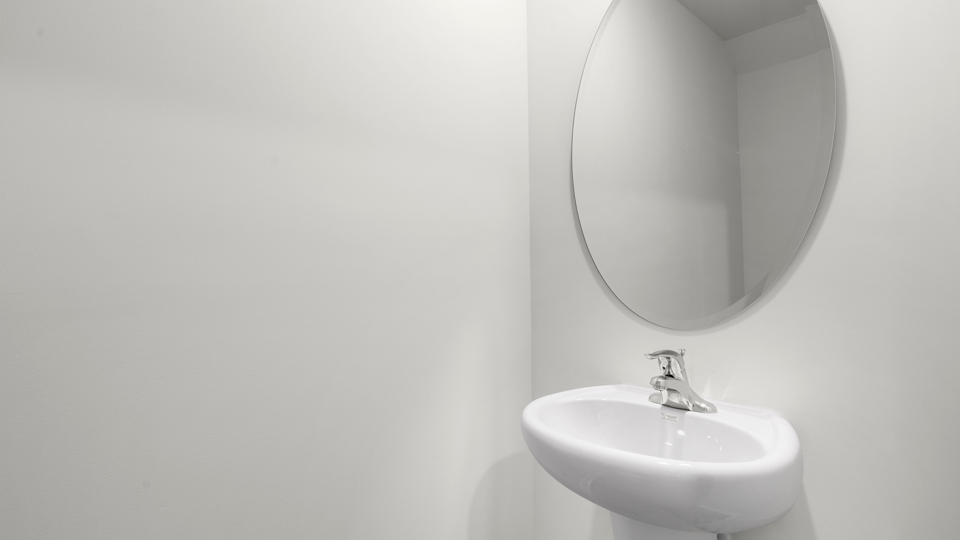 half bath with single pedestal sink