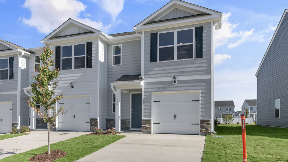 * Photos are not of actual home or interior features and are representative of floor plan only. *