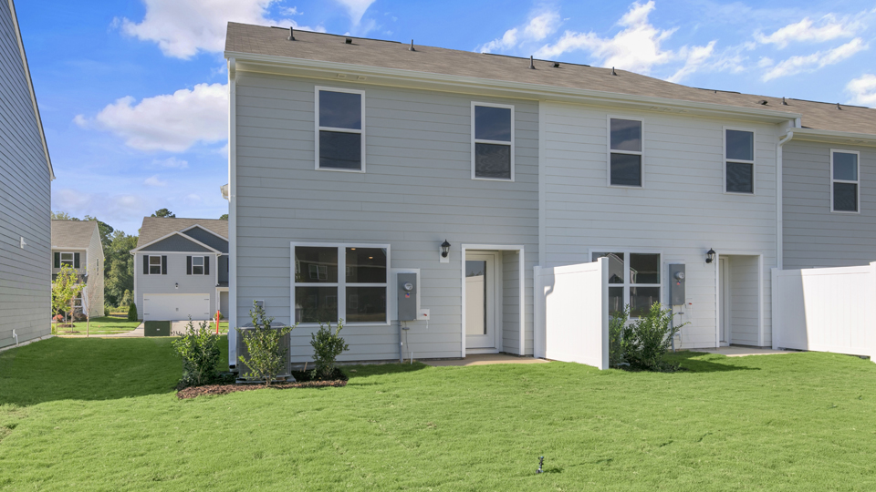 * Photos are not of actual home or interior features and are representative of floor plan only. *