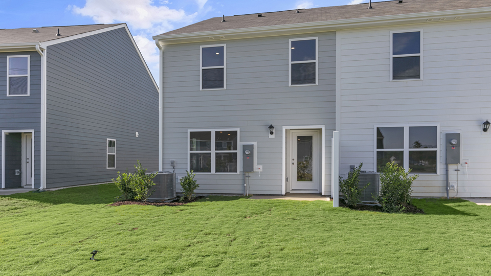 * Photos are not of actual home or interior features and are representative of floor plan only. *