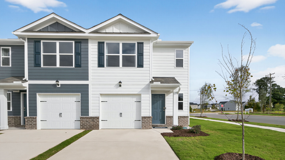 * Photos are not of actual home or interior features and are representative of floor plan only. *