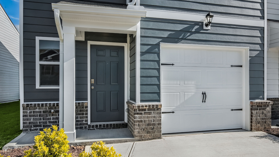 * Photos are not of actual home or interior features and are representative of floor plan only. *