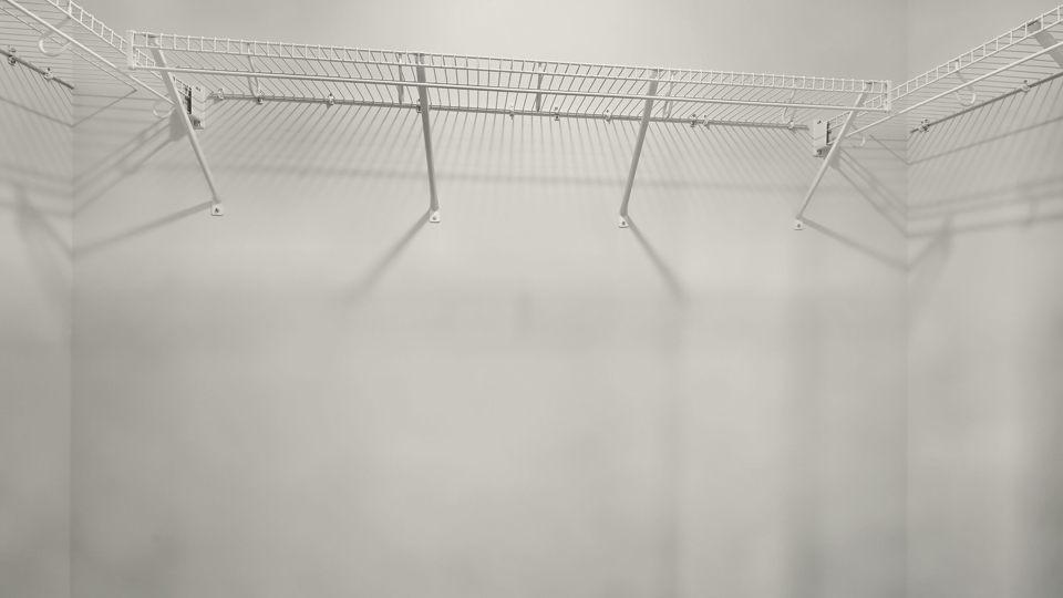 Closet with wire shelving