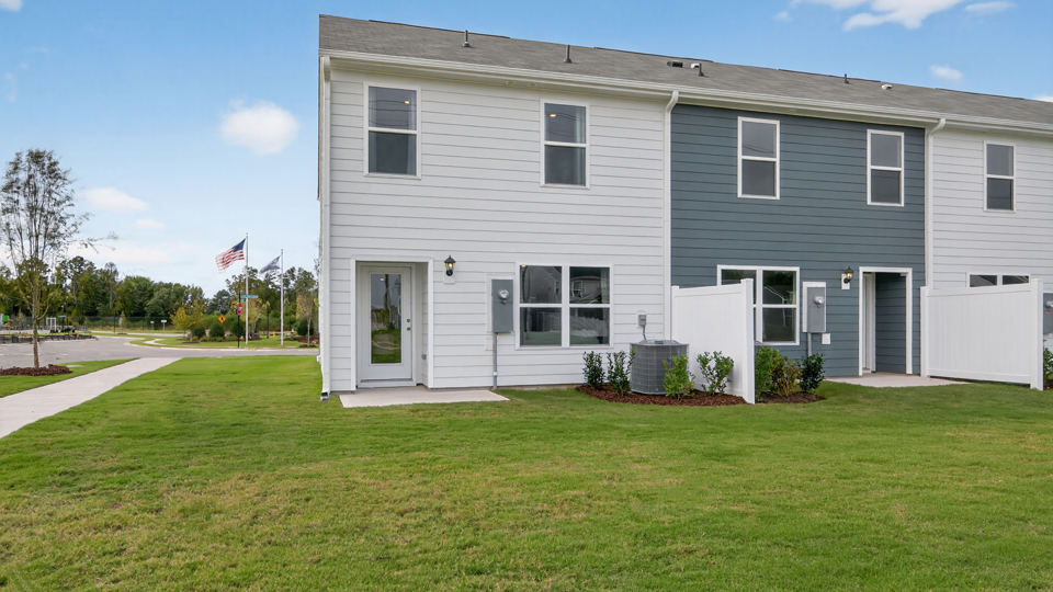 * Photos are not of actual home or interior features and are representative of floor plan only. *