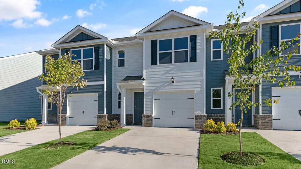 * Photos are not of actual home or interior features and are representative of floor plan only. *