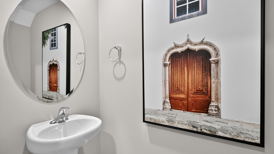 half bath with single pedestal sink