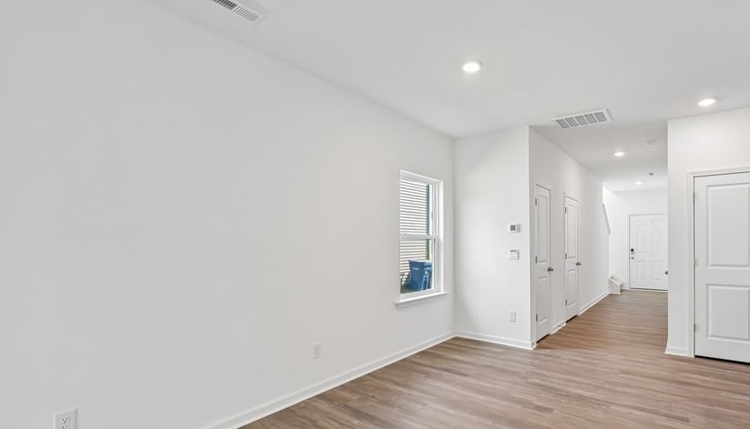 DINING ROOM & ENTRYWAY