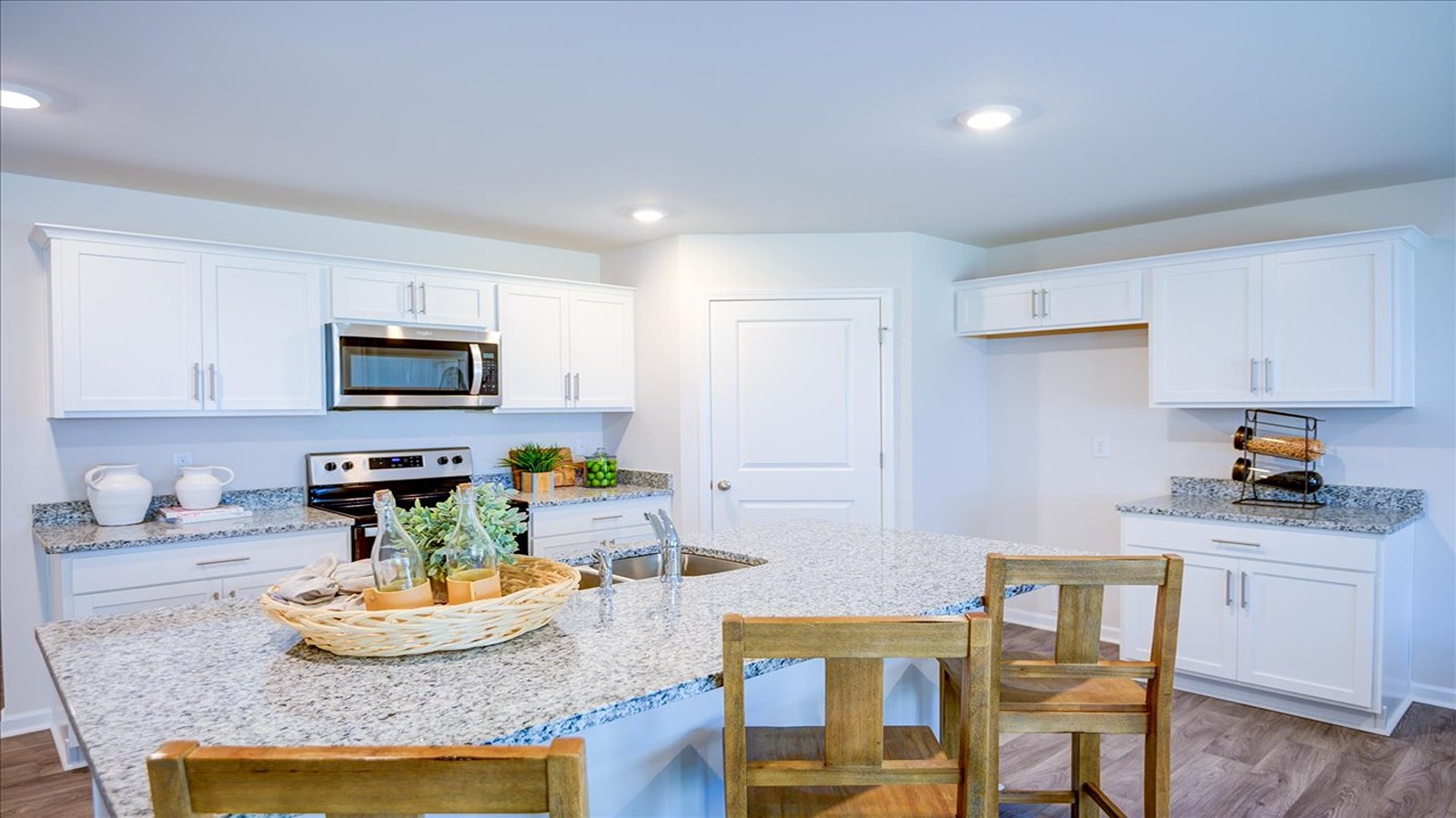 Kitchen with quartz counters