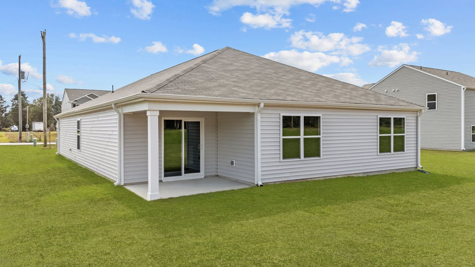 * Photos are not of actual home or interior features and are representative of floor plan only. *