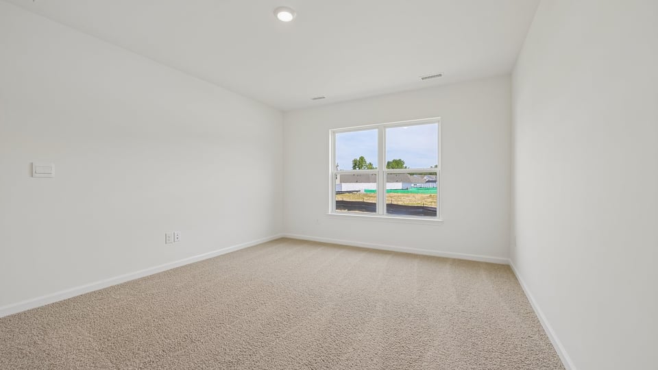 bedroom with carpet flooring