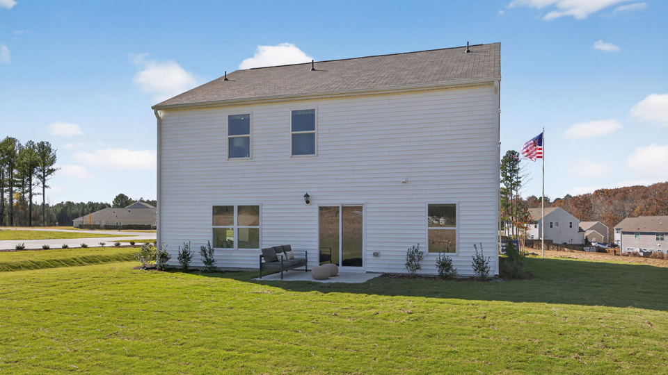 * Photos are not of actual home or interior features and are representative of floor plan only. *