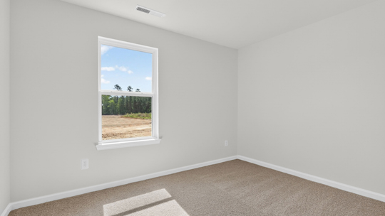 bedroom with carpet flooring