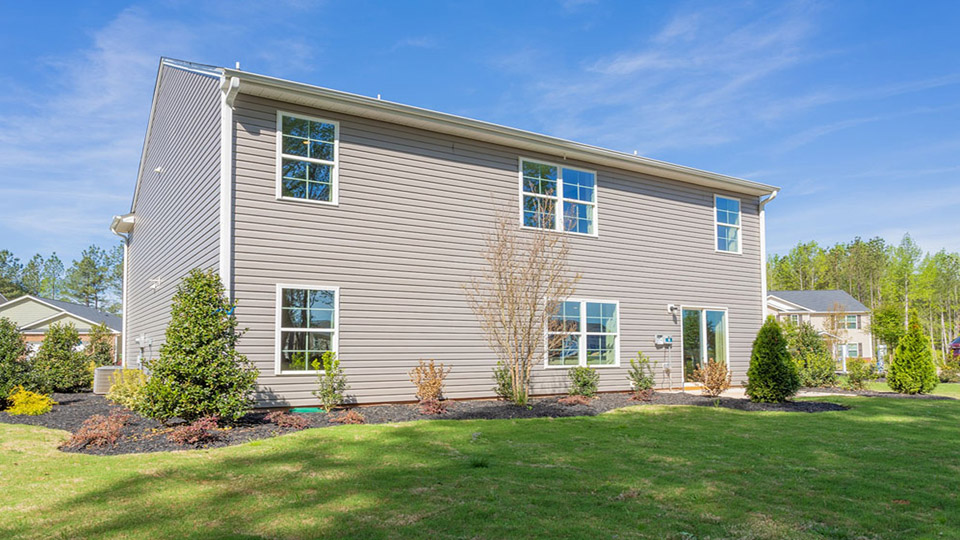 * Photos are not of actual home or interior features and are representative of floor plan only. *