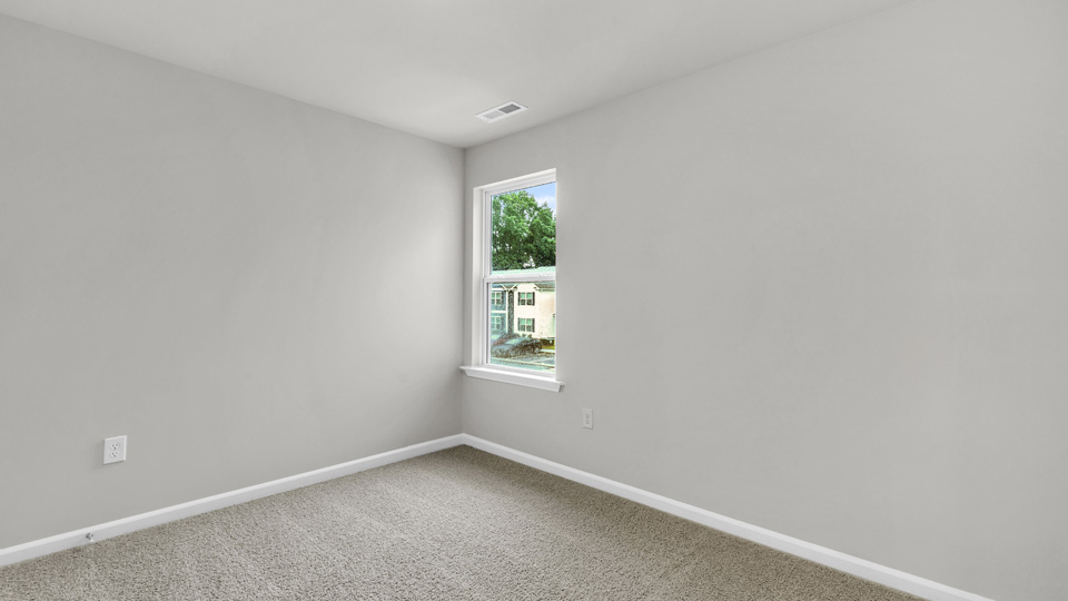 bedroom with carpet