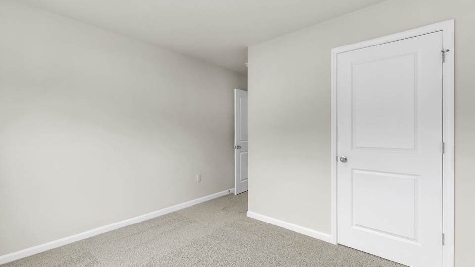 bedroom with carpet