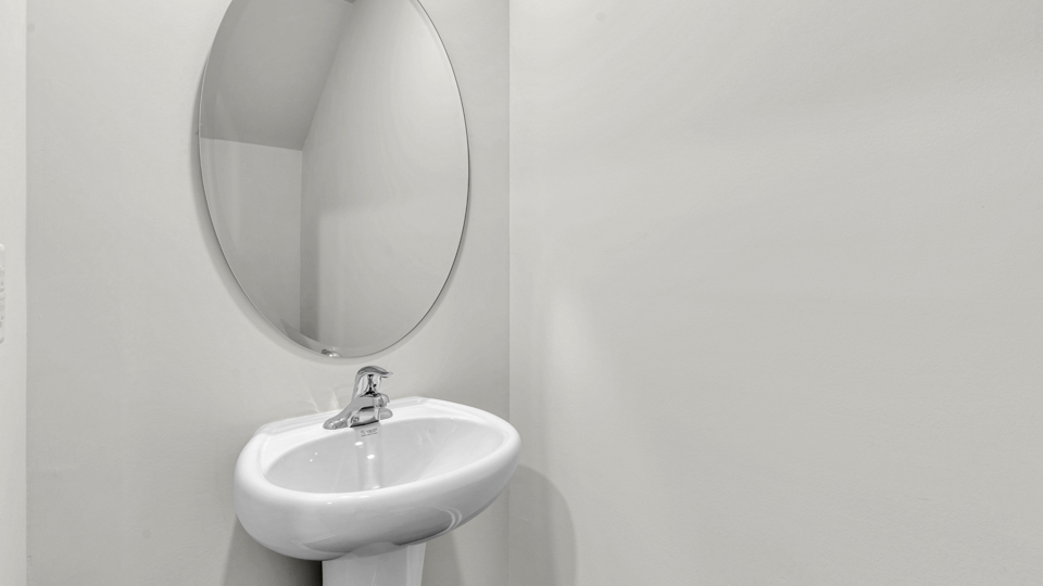 half bath with single pedestal sink