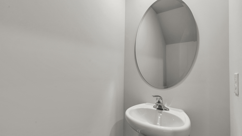 half bath with single pedestal sink