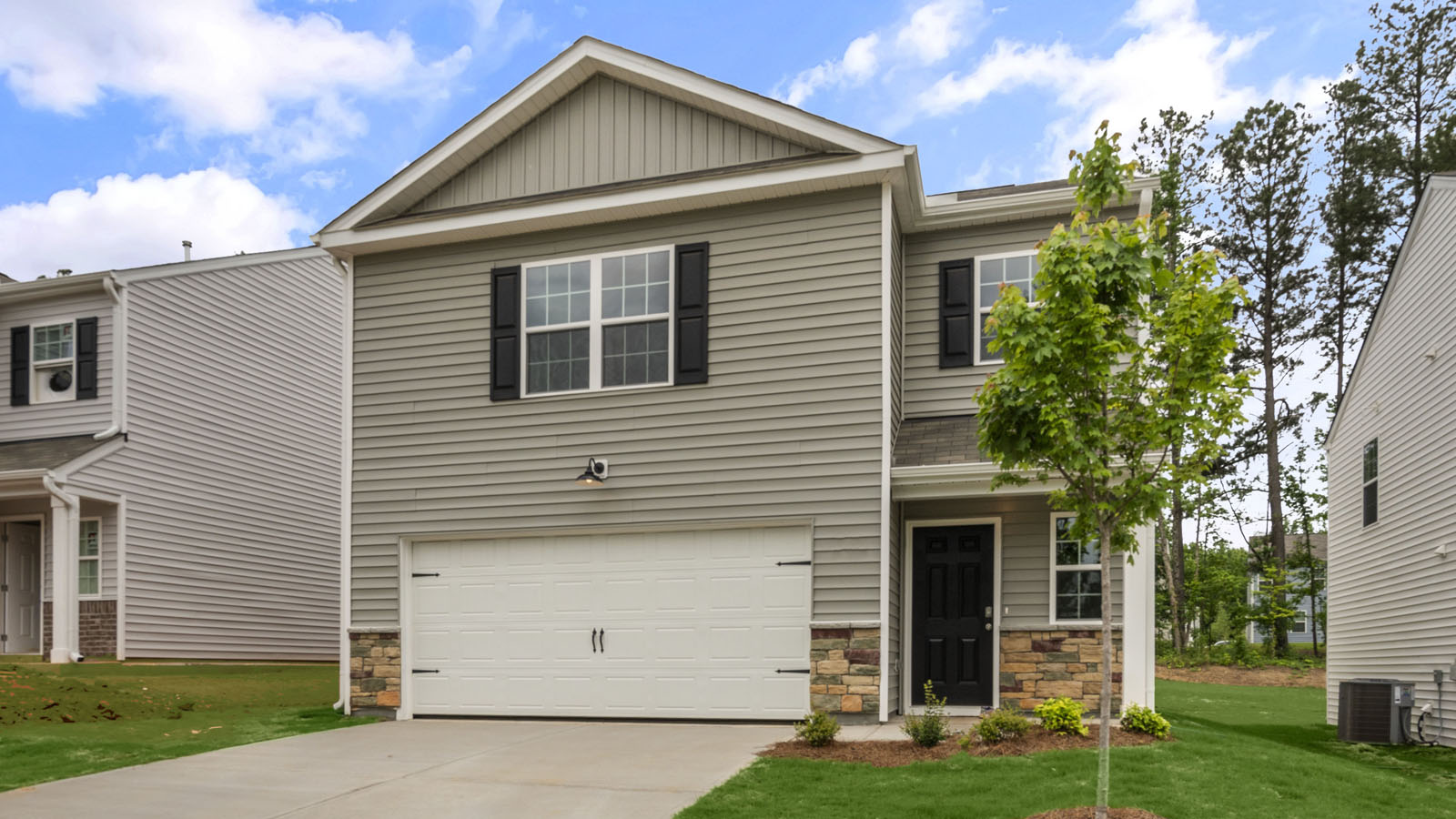 * Photos are not of actual home or interior features and are representative of floor plan only. *