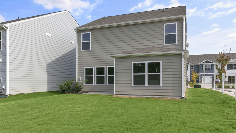 * Photos are not of actual home or interior features and are representative of floor plan only. *