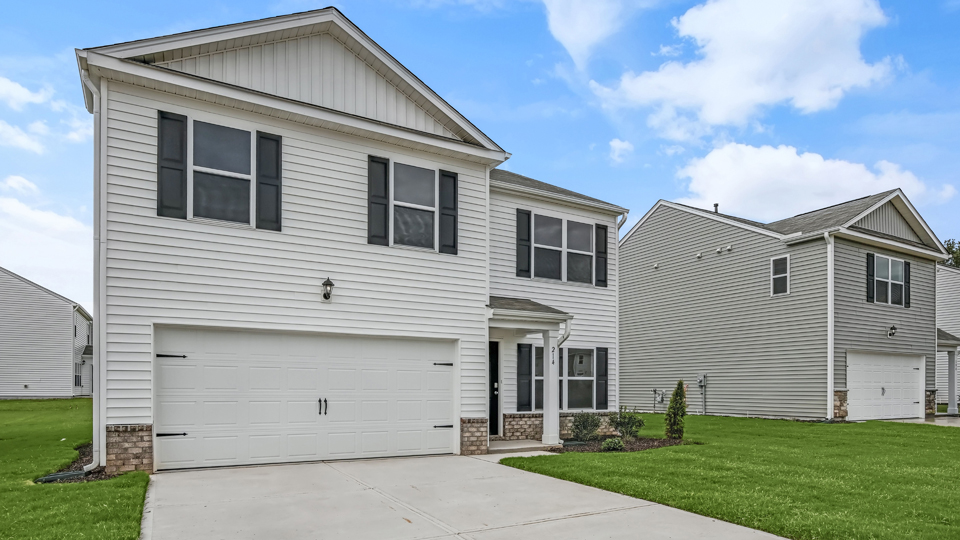 * Photos are not of actual home or interior features and are representative of floor plan only. *