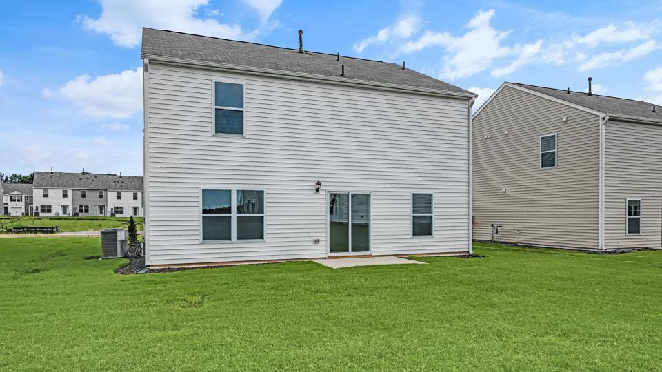 * Photos are not of actual home or interior features and are representative of floor plan only. *