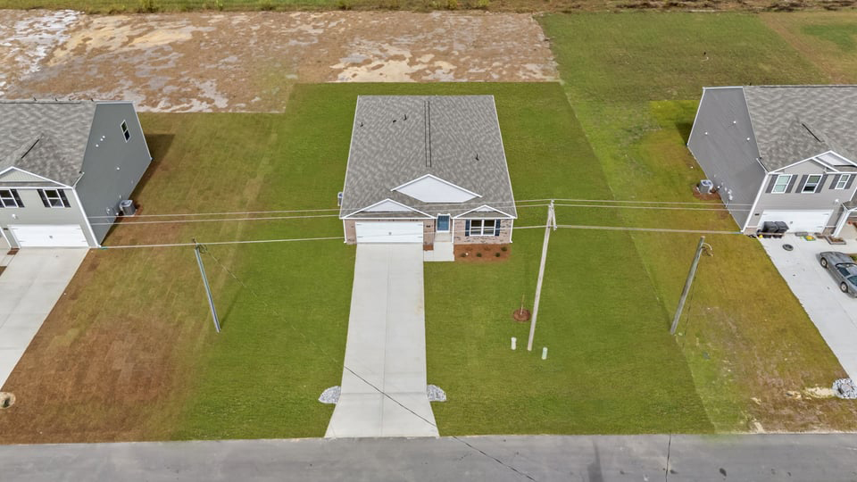 * Photos are not of actual home or interior features and are representative of floor plan only. *