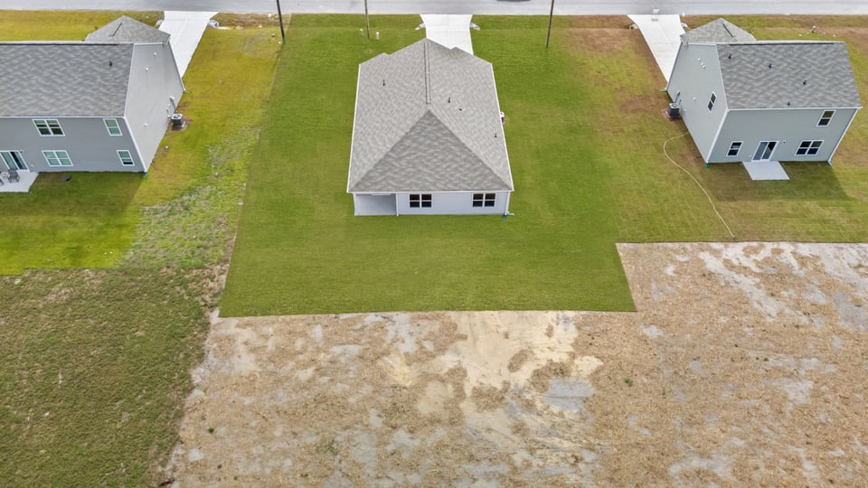 * Photos are not of actual home or interior features and are representative of floor plan only. *