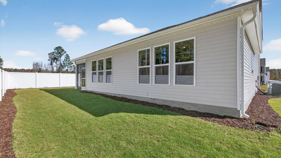 * Photos are not of actual home or interior features and are representative of floor plan only. *