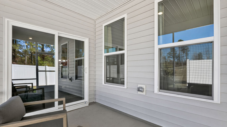 * Photos are not of actual home or interior features and are representative of floor plan only. *