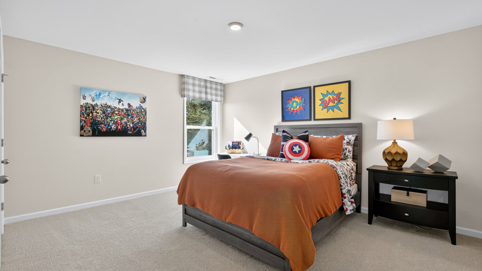 Bedroom with carpet floor and closet