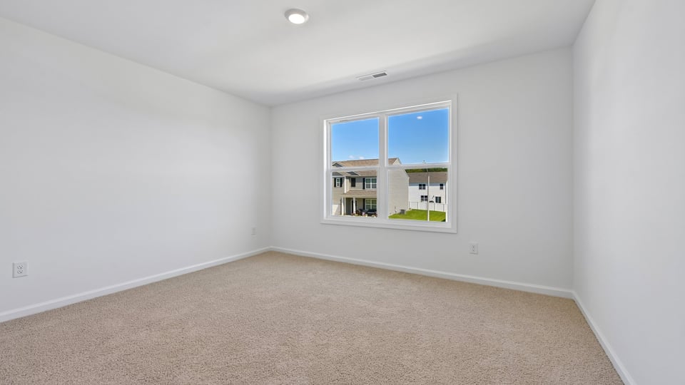 bedroom with carpet flooring